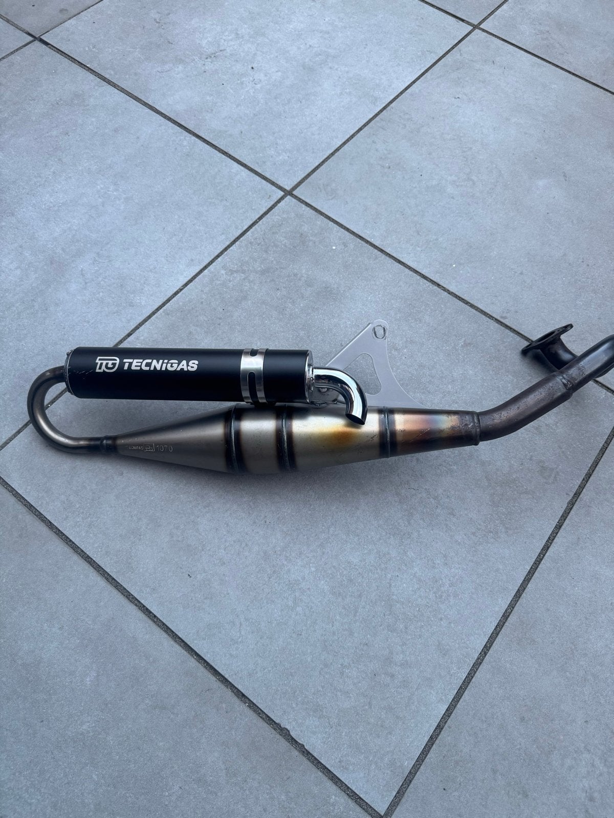 Tecnigas uitlaat nette staat voor scooter/brommer 2 takt, Fietsen en Brommers, Brommeronderdelen | Algemeen, Verzenden, Zo goed als nieuw