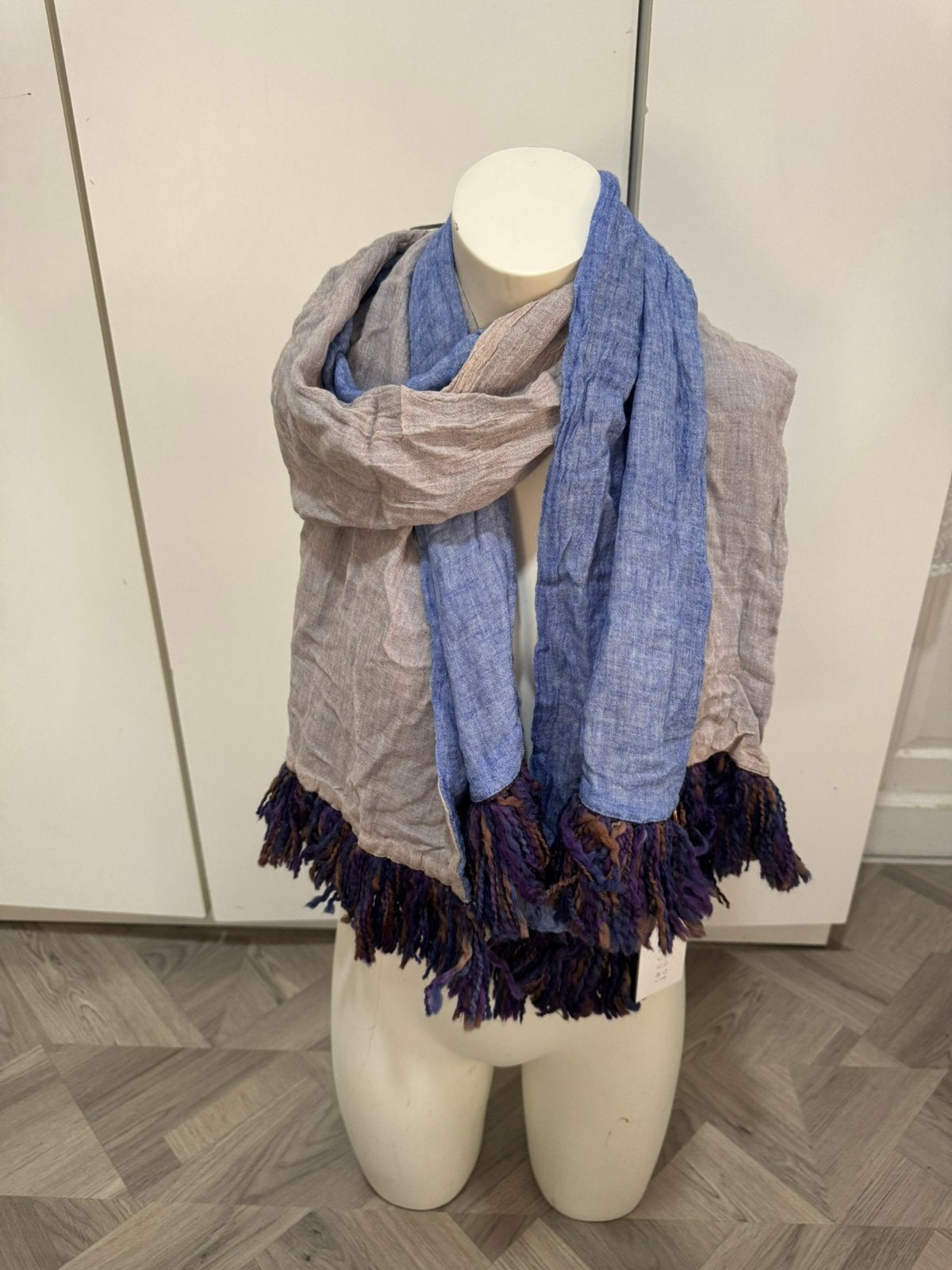 Mucho gusto sjaal, Kleding | Dames, Ophalen of Verzenden, Nieuw, Maat 46/48 (XL) of groter, Sjaal