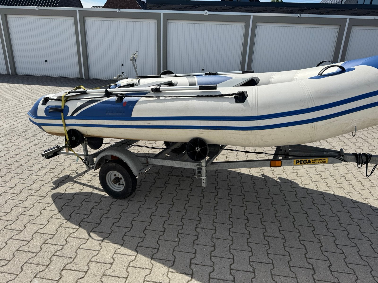 Zeer nette kewi 3,60 mtr met 6 pk suzuki en pega trailer, Ophalen, Zo goed als nieuw, Opbergtas