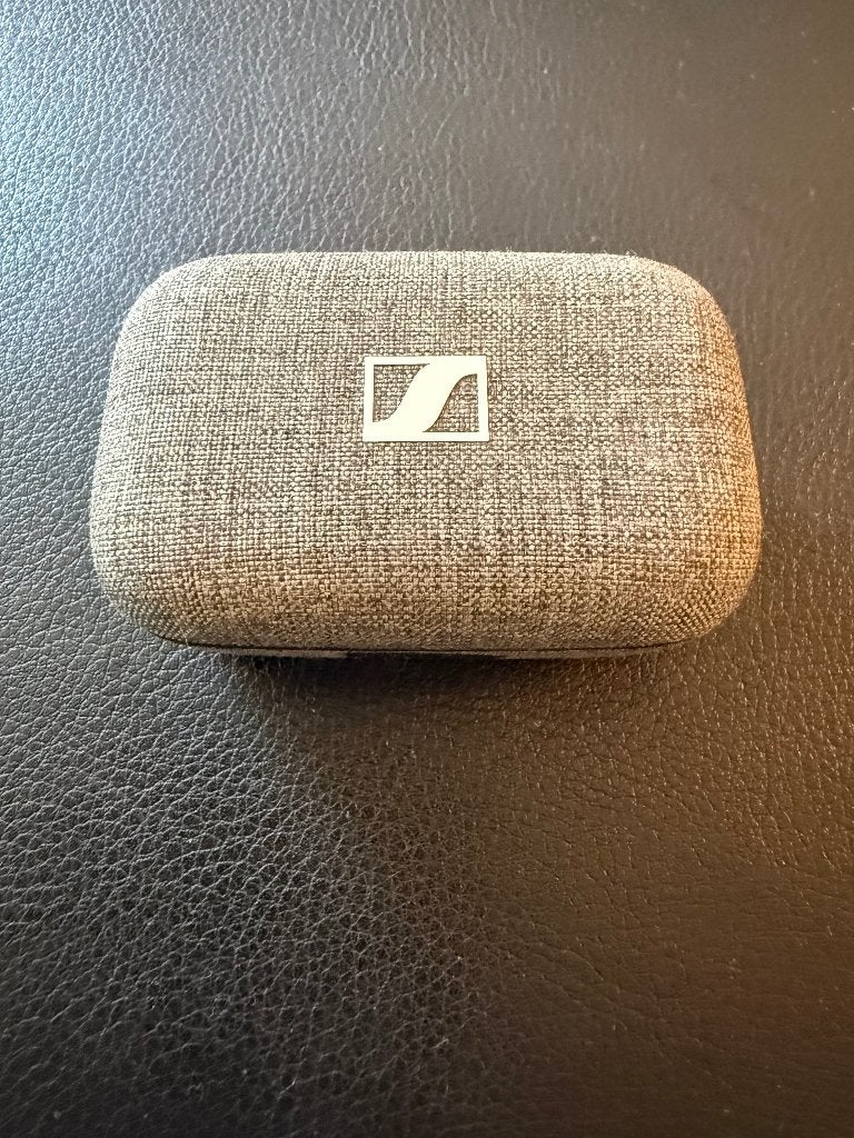 Original SENNHEISER Momentum TW3 Gray Charging Case, Gebruikt, Sennheiser, Ophalen of Verzenden, Grijs