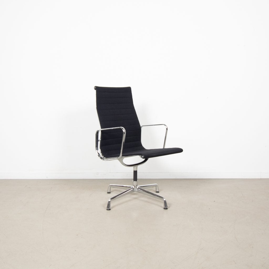 Vitra Eames EA 112 Bureaustoel Zwart Hopsak – Chroom, Niet ingevuld, Zo goed als nieuw, Niet ingevuld, Niet ingevuld