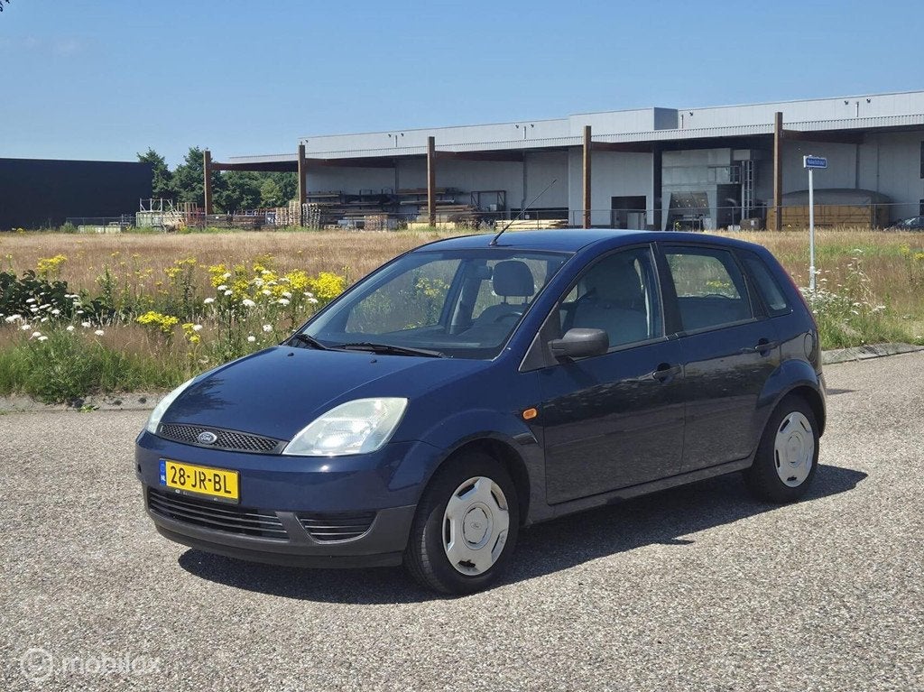 Ford Fiesta 1.3 Ambiente 5 deurs NIEUWE APK / VASTE PRIJS, 1299 cc, Gebruikt, 4 cilinders, Blauw