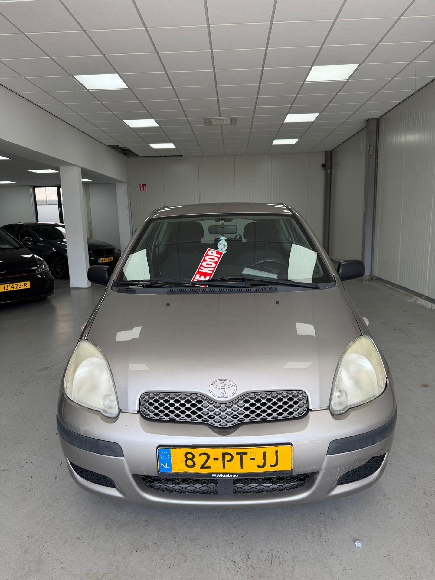 Toyota Yaris 1.0 VVT-i Idols, Gebruikt, 31 €/maand, 4 cilinders, 400 kg