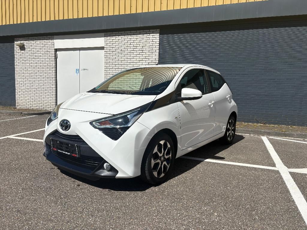 Toyota Aygo 1.0 VVT-I X-Play Connect CarPlay |Camera | Airco, Voorwielaandrijving, Stof, 840 kg, Wit
