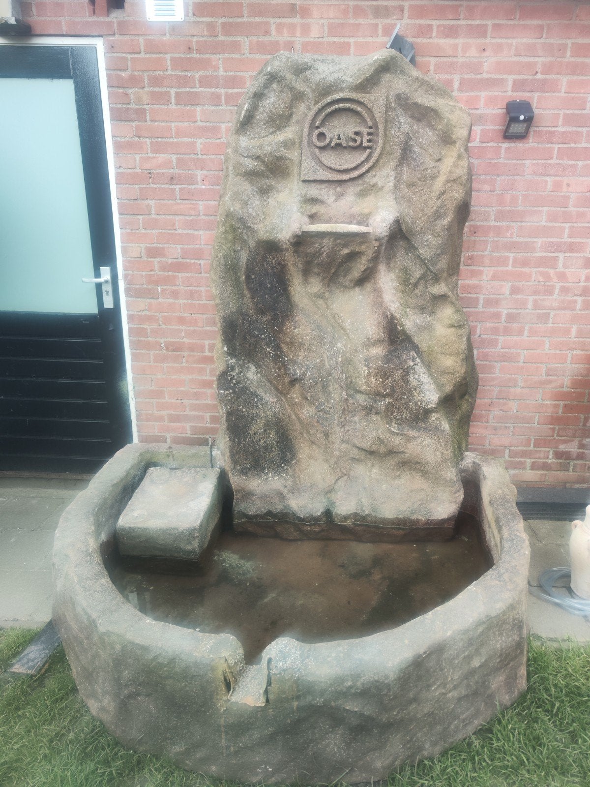 Oase waterval fontein van polyester met een steenlook., Tuin en Terras, Waterpartijen en Fonteinen, Ophalen, Gebruikt, Kunststof