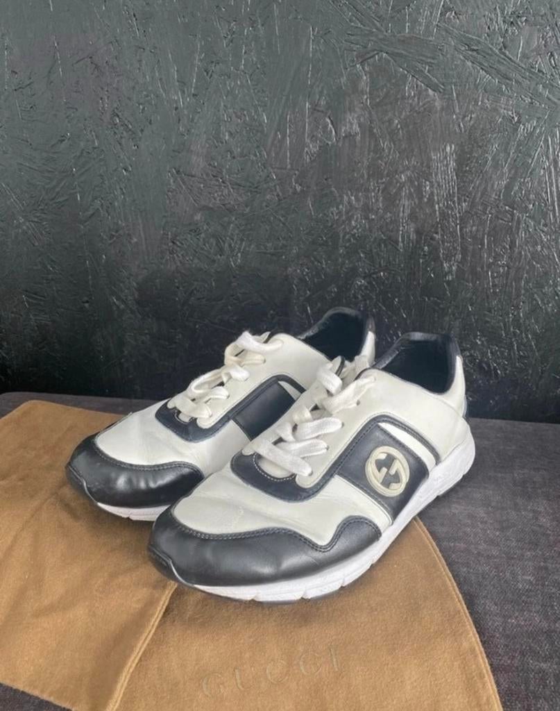 Stijlvolle Gucci sneakers - Wit met zwart, Kleding | Dames, Wit, Ophalen of Verzenden, Sneakers of Gympen, Gedragen