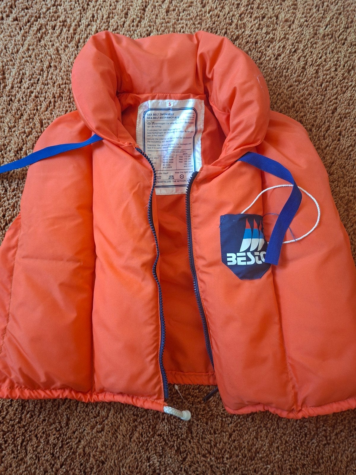 Besto Reddingsvest / Zwemvest - Oranje, Watersport en Boten, Gebruikt, Besto, Ophalen of Verzenden, Dame of Heer