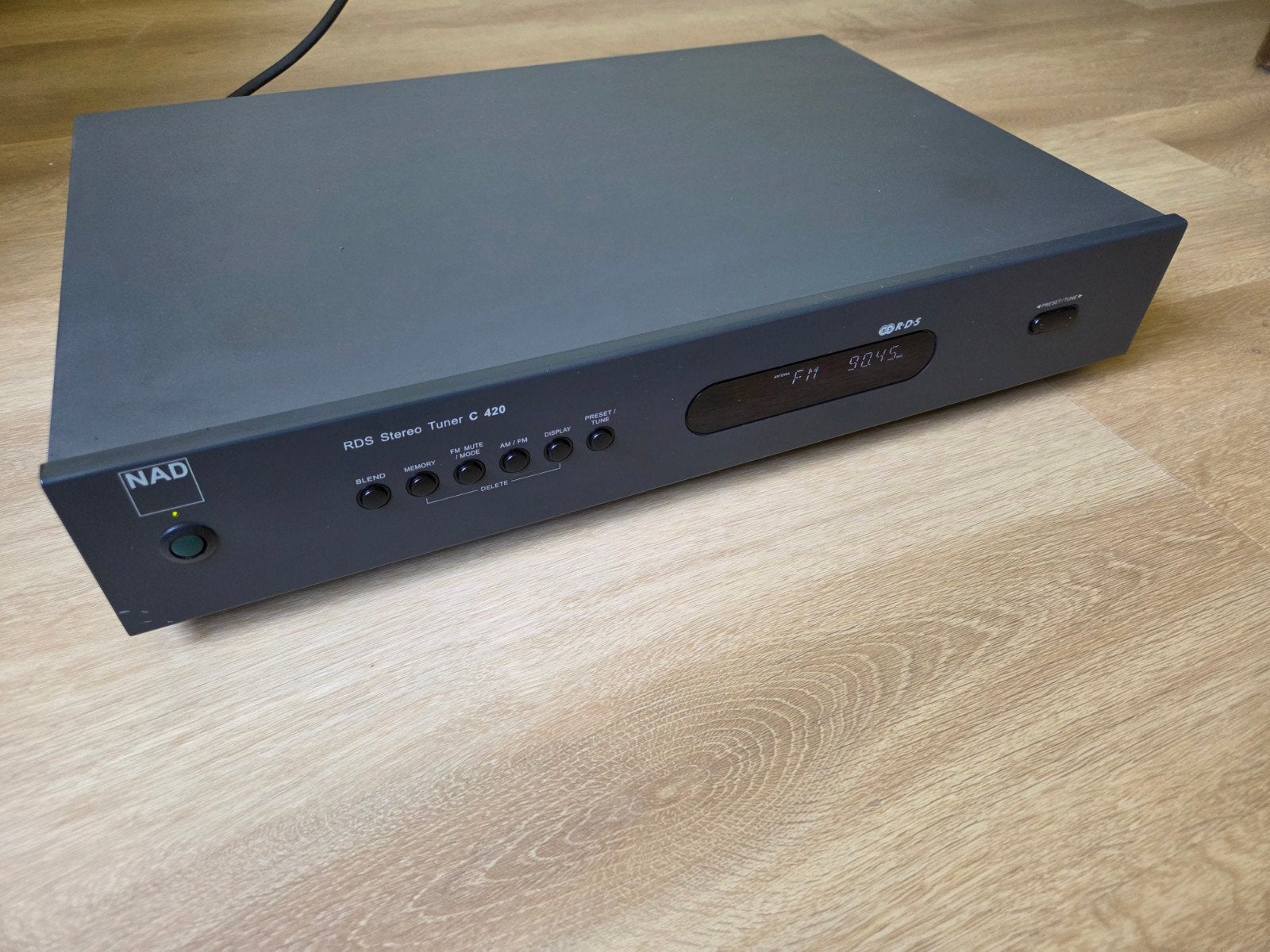 NAD C 420 tuner; functioneert en in nette staat, Audio, Tv en Foto, Tuners, Ophalen of Verzenden, Zo goed als nieuw