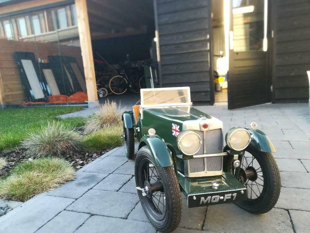 MG trapauto zeer gedetailleerd, Ophalen