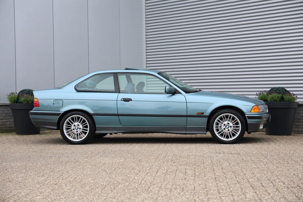 BMW 3 Serie Coupe 316i Executive Schuifdak|Uniek mooi|Histor, Auto's, 1596 cc, Metallic lak, 4 stoelen, 102 pk