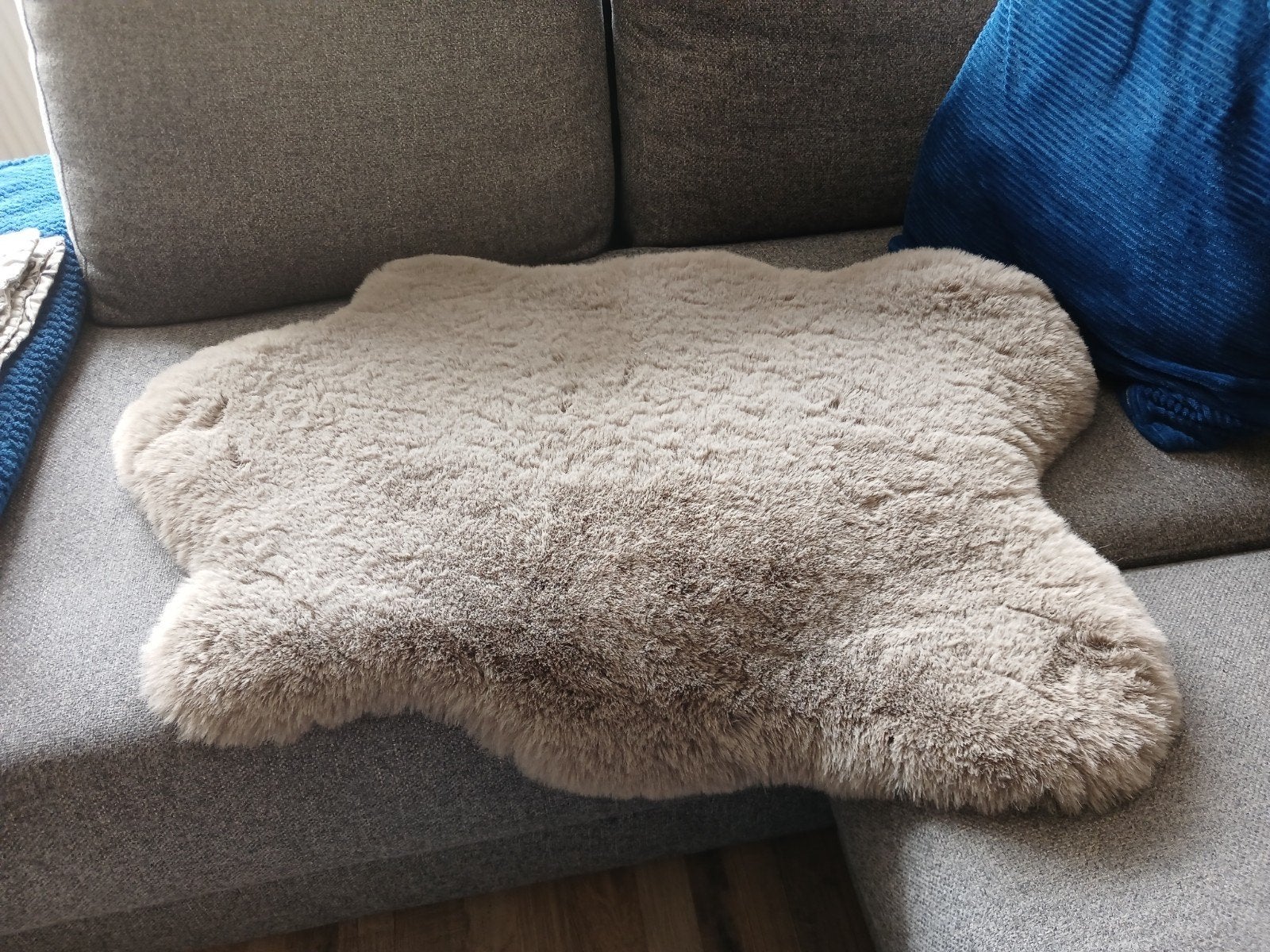 Supermooie fluffy vacht - Zacht en decoratief, Huis en Inrichting, Stoffering | Tapijten en Kleden, Zo goed als nieuw, 50 tot 100 cm