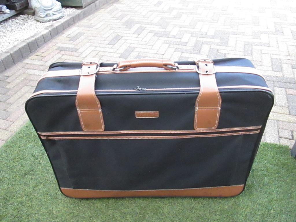 mooie gebruikte koffer 15euro  75x60x20, Ophalen, Gebruikt
