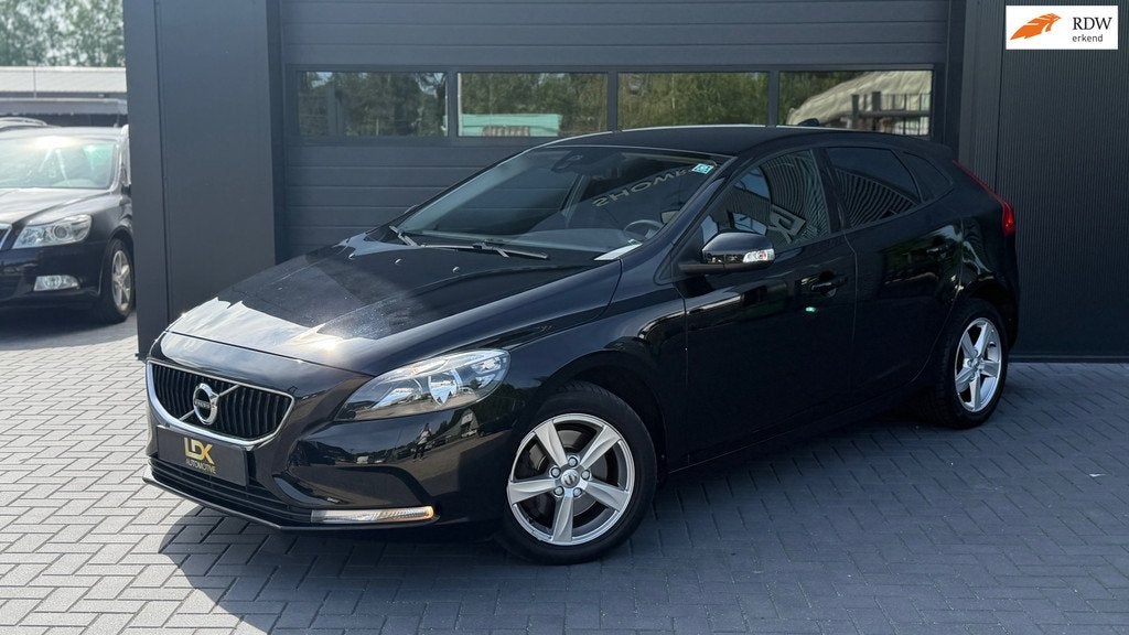 Volvo V40 2.0 T2 R-Design +NW APK|Airco|PDC Achter, Auto's, Voorwielaandrijving, Automatische klimaatregeling, Gebruikt, Euro 6