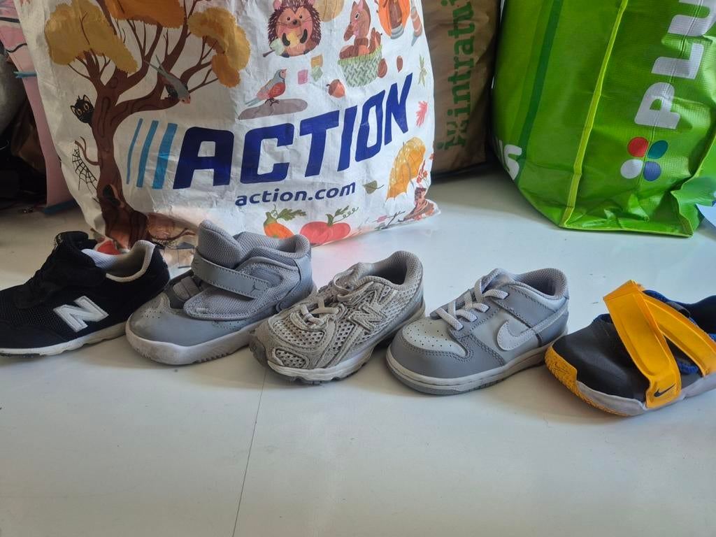 Kinder schoenen, Kinderen en Baby's, Kinderkleding | Schoenen en Sokken, Ophalen of Verzenden, Jongen of Meisje, Schoenen