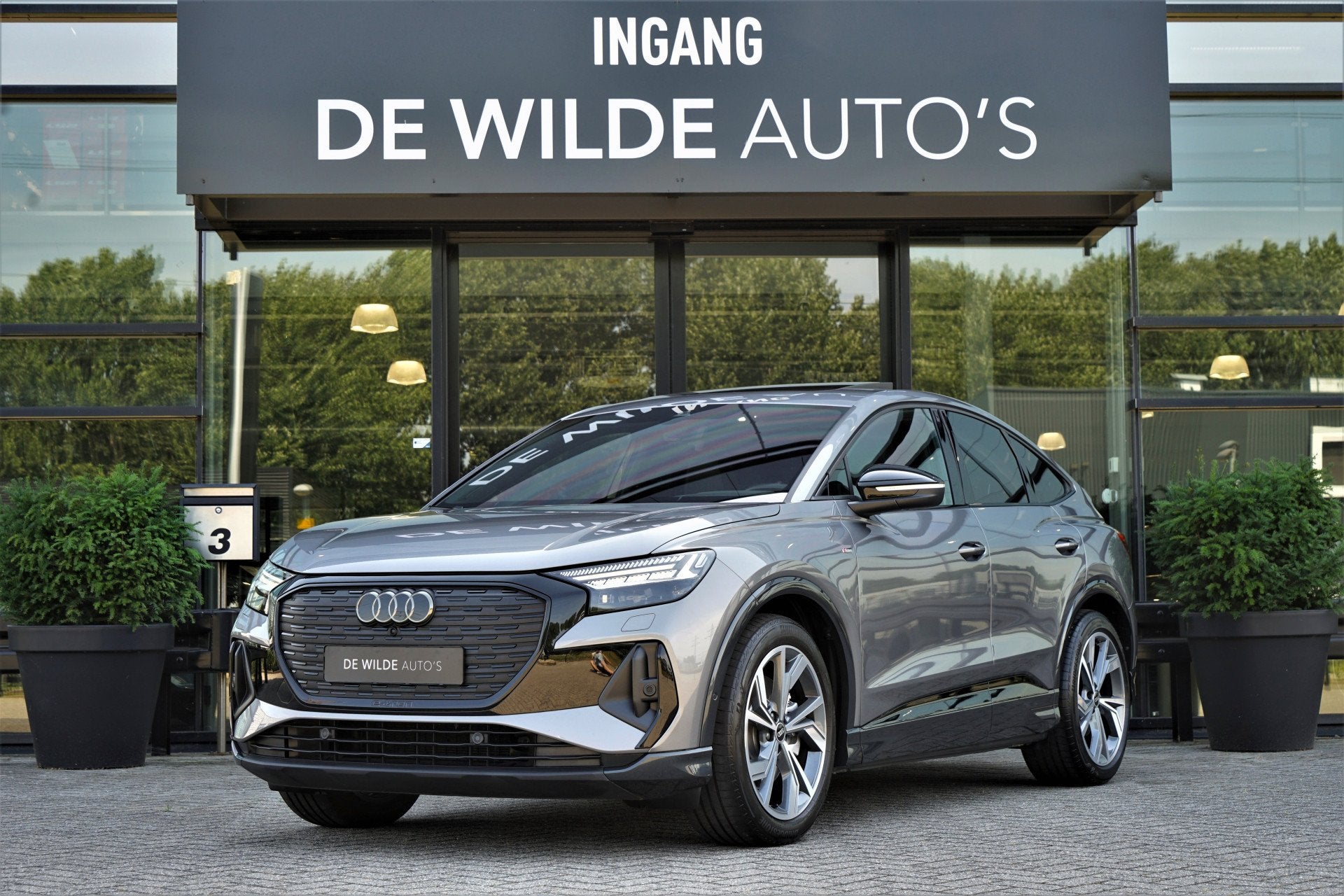 Audi Q4 Sportback e-tron 40 S-line 204pk RS-seats Pano Trekh, Auto's, Automaat, Achterwielaandrijving, Gebruikt, Zwart