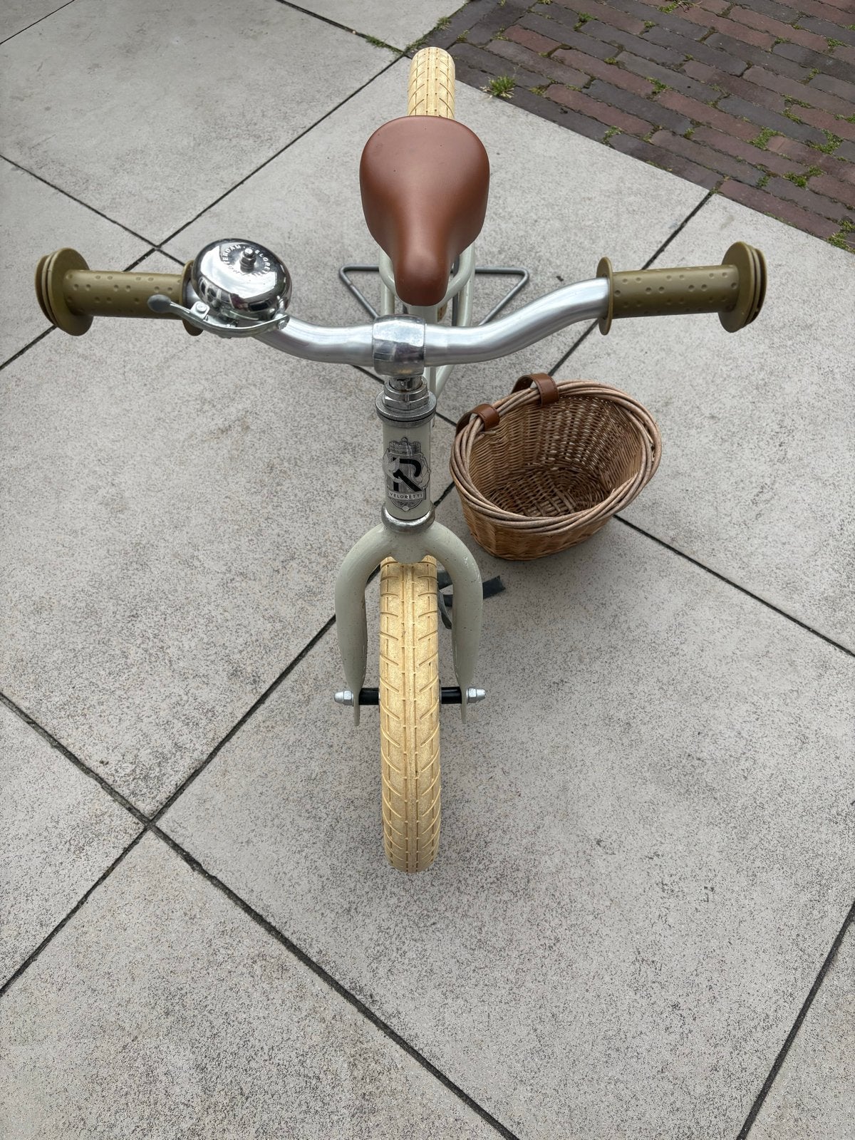 Veloretti loopfiets met mandje en standaard, Ophalen, Gebruikt, Minder dan 16 inch