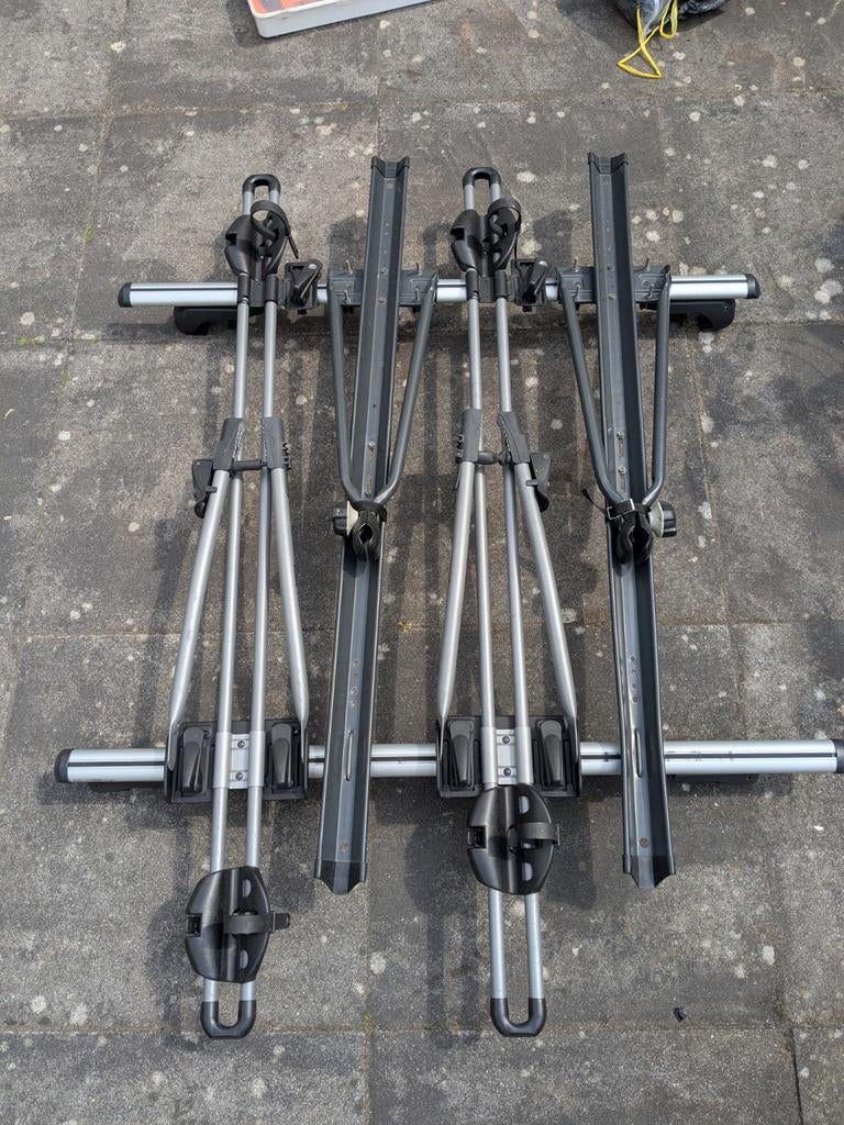Set van 4 fietsendragers voor op het dak met dakdragers, Auto diversen, Fietsendragers, Gebruikt, Dakdrager, 3 fietsen of meer