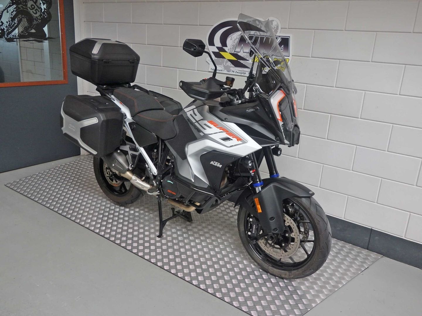 KTM 1290 SUPER ADVENTURE S, 2 cilinders, KTM, Motorrijbewijs A, Bedrijf