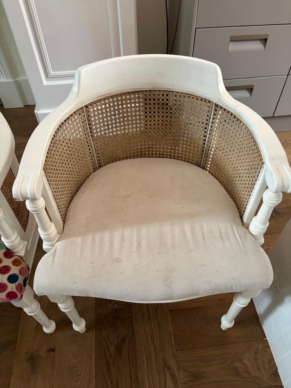 Set van 2 rotan kuipstoelen met witte houten frame, Ophalen