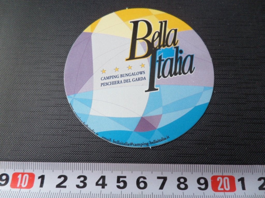 sticker Bella Italia Camping Bungalows  *, Ophalen of Verzenden, Zo goed als nieuw