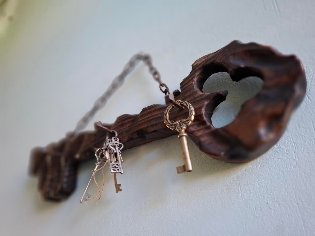 Decoratief houten sleutelrekje (sleutel met haken) - 35cm, Gebruikt, Ophalen of Verzenden, Bruin, Vintage