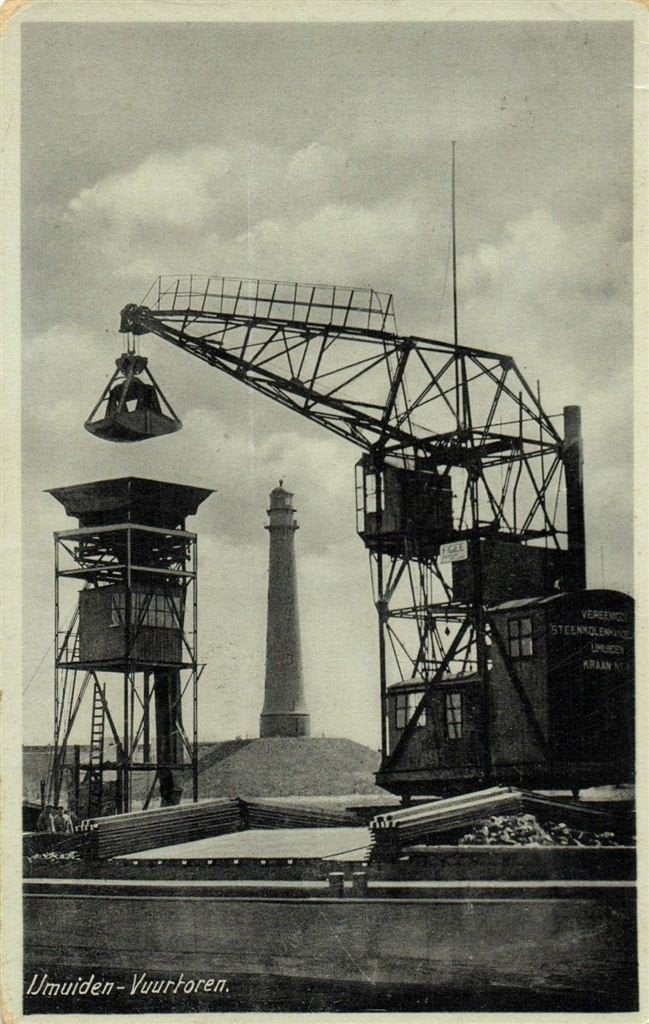 IJmuiden - Vuurtoren. - 1942 gelopen, Verzamelen, Ansichtkaarten | Nederland, Verzenden, 1940 tot 1960, Gelopen, Noord-Holland