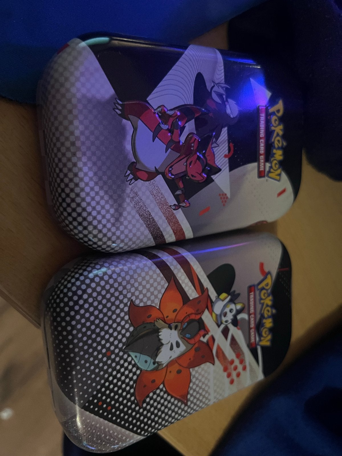 2 Blikjes Pokémon Kaarten - Normaal, Holo & 1 EX Kaart!, Ophalen, Zo goed als nieuw, Meerdere kaarten, Foil