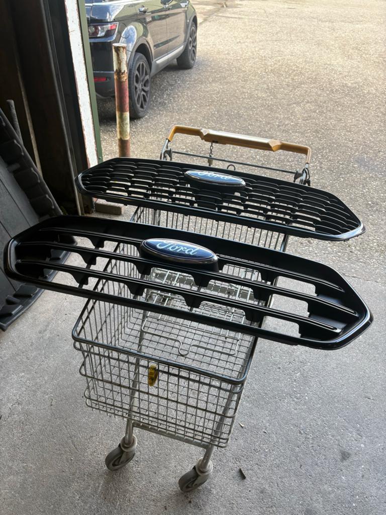 Ford transit custom Grille - Nieuwe en een nette gebruikt, Voor, Nieuw, Ophalen of Verzenden, Ford