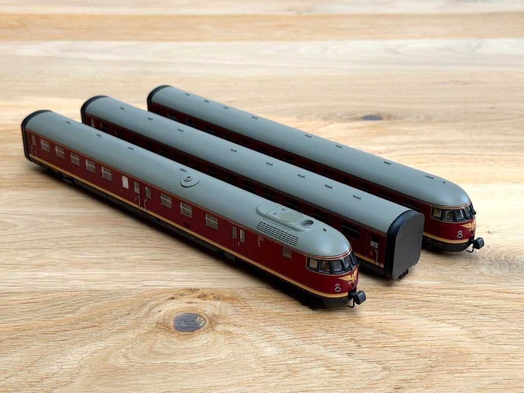 Foto 3 van DB dieseltreinstel VT12.5 - Music Edition (Roco 63136)