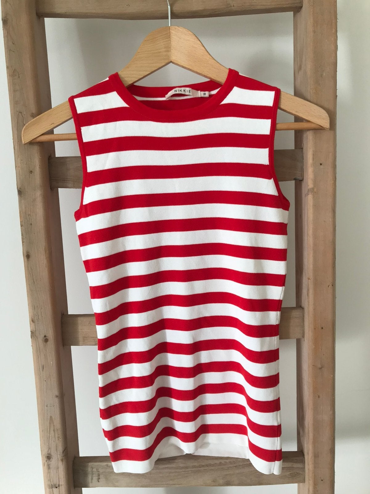 Nikkie dames top rood/ wit gestreept 38 nieuw, Ophalen of Verzenden, Zo goed als nieuw, Maat 38/40 (M), Rood
