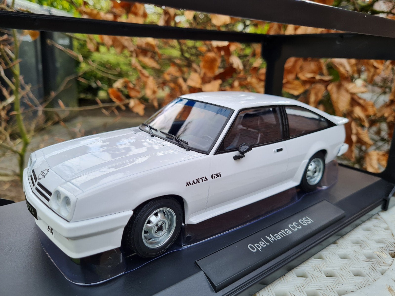 1:18 Opel Manta CC GSi uit 1982 Wit Norev 1000 stuks, Hobby en Vrije tijd, Modelauto's | 1:18, Ophalen of Verzenden, Nieuw, Auto