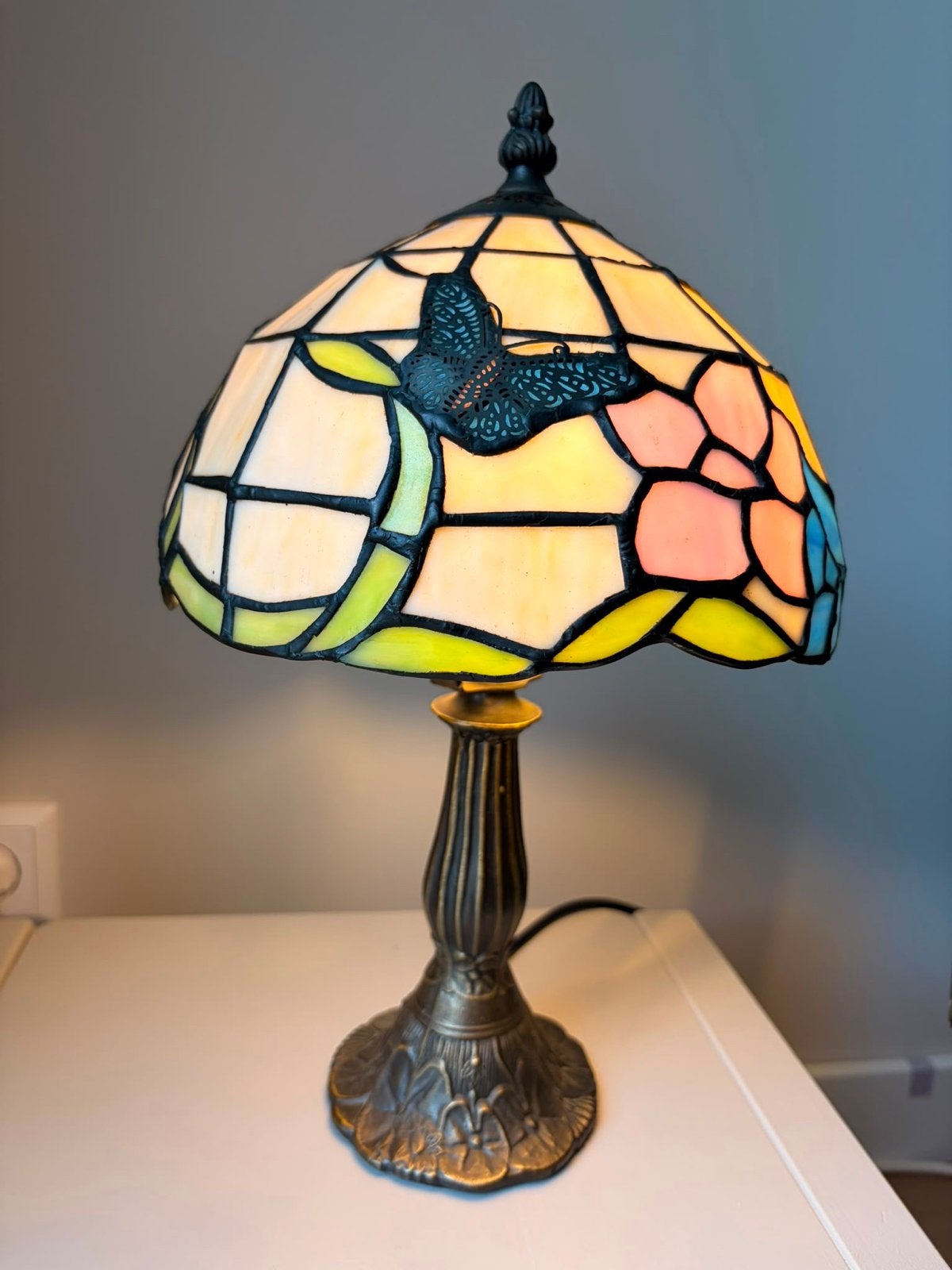 Prachtige Tiffany’s tafellamp met vlinder, Ophalen