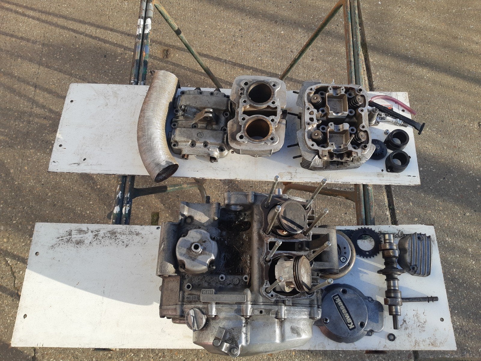 2 MOTOR BLOKKEN...KAWASAKI....SUZUKI....BEIDE 349.95 EURO, Motoren, Ophalen of Verzenden