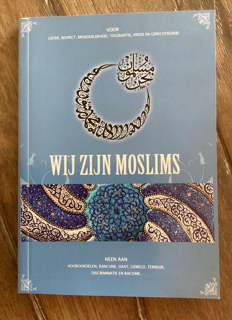 Wij Zijn Moslims… erg mooi boekje NIEUW! Met hoes !, Antiek en Kunst, Antiek | Religie, Ophalen of Verzenden
