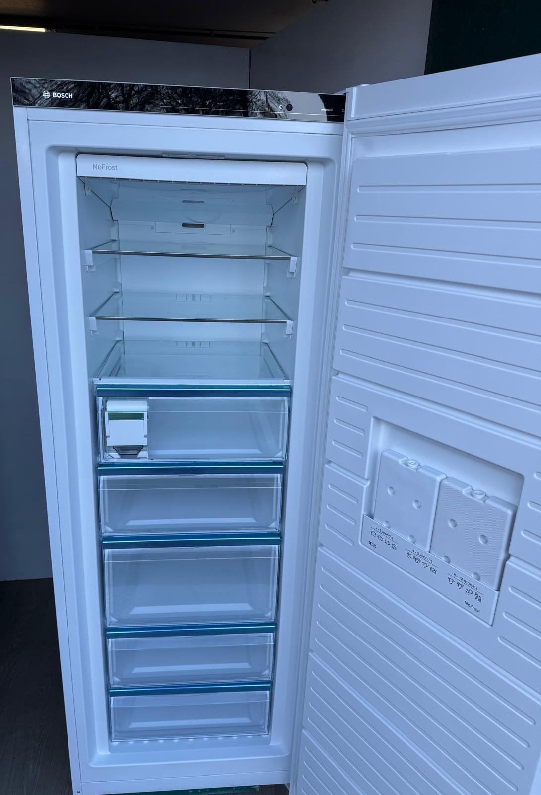 Bosch vrieskast No Frost in nieuwe staat., Witgoed en Apparatuur, Vriezers en Diepvrieskisten, Ophalen, Zo goed als nieuw, 60 tot 90 cm