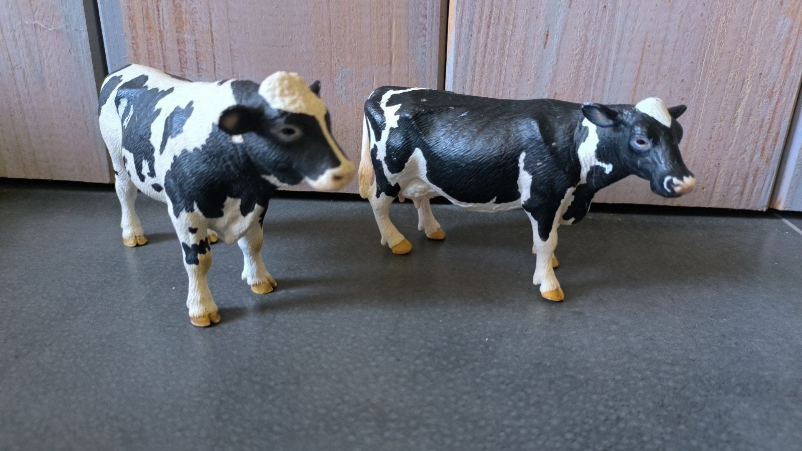 Schleich Koe en Stier zwart bont - Boerderijdieren Speelgoed, Ophalen of Verzenden, Zo goed als nieuw