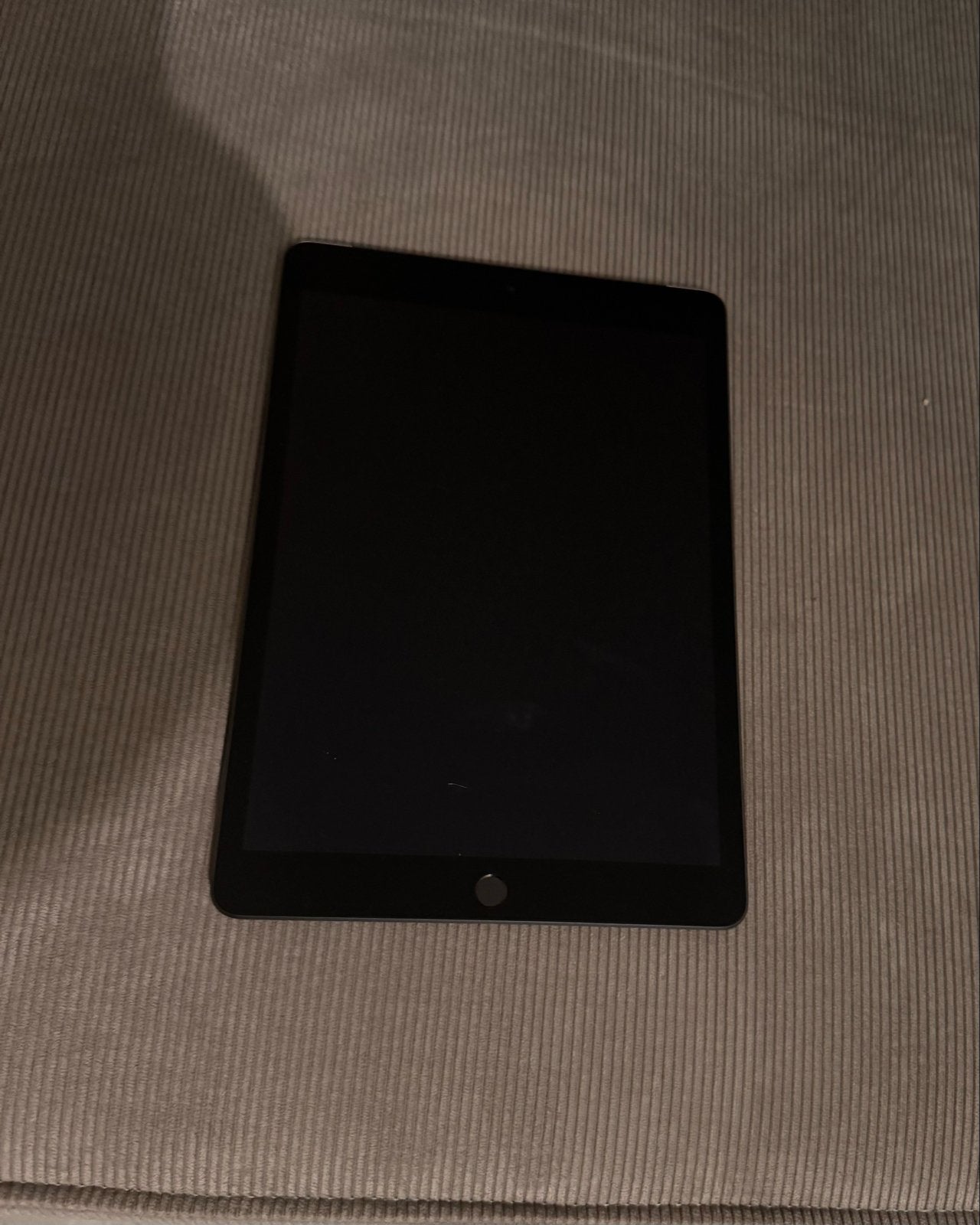 Apple iPad (8e generatie) 32GB Wi-Fi, Computers en Software, Apple iPads, 32 GB, Apple iPad, Zo goed als nieuw, Grijs