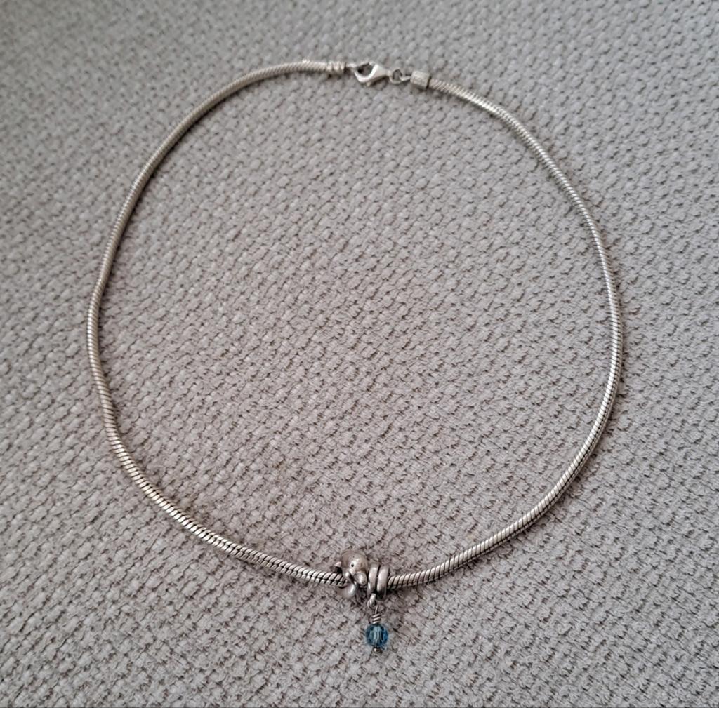 Pandora ronde schakelketting  + 2 bedels, Ophalen of Verzenden, Zo goed als nieuw, Zilver, Met bedels of kralen