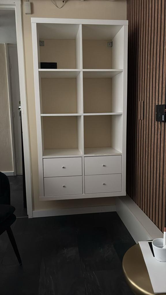 Witte wand kast met 2 lades, Huis en Inrichting, Kasten | Wandmeubels, Ophalen
