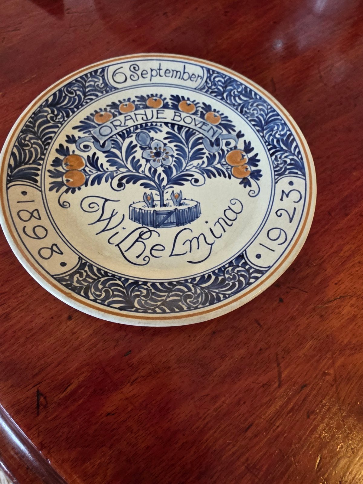 Historisch Wilhelmina Oranje Boven Gedenkbord 1898-1923, Ophalen