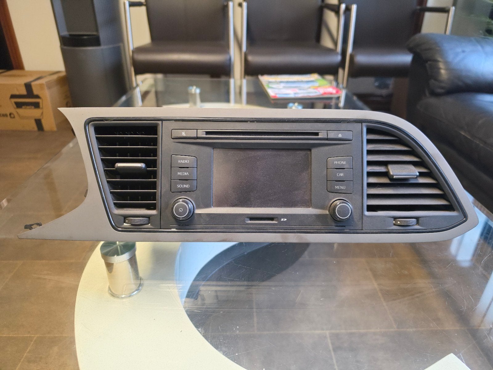 Radio van Seat Leon met front en zijroosters, Ophalen of Verzenden, Gebruikt