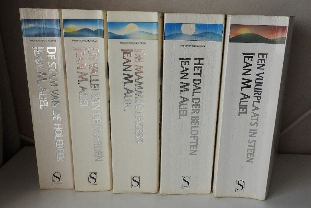 Serie Stam van de Holebeer., Boeken, Verzenden, Gelezen, Jean.M.Auel