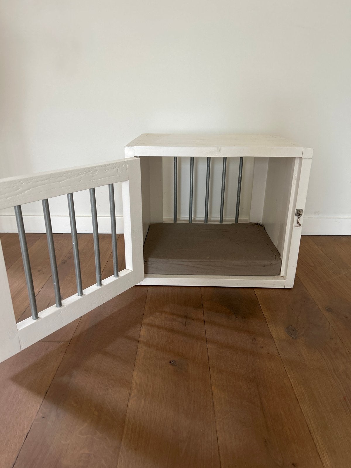 Honden bench wit hout, Ophalen
