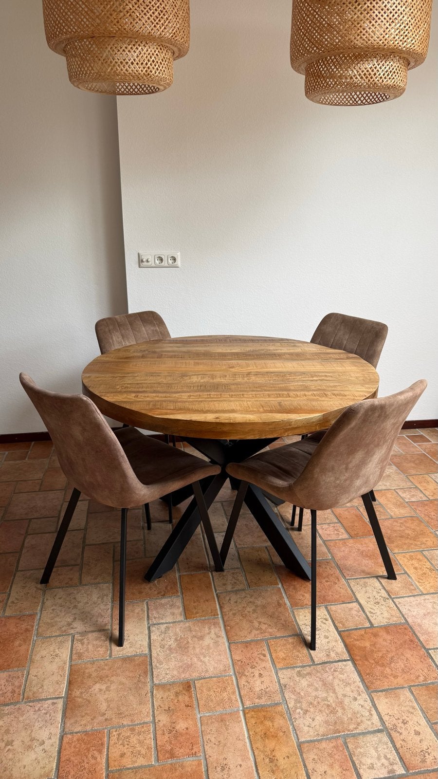 Ronde eettafel met 4 stoelen - Mangohout, Ophalen, Gebruikt, Mangohout, industrieel, Rond