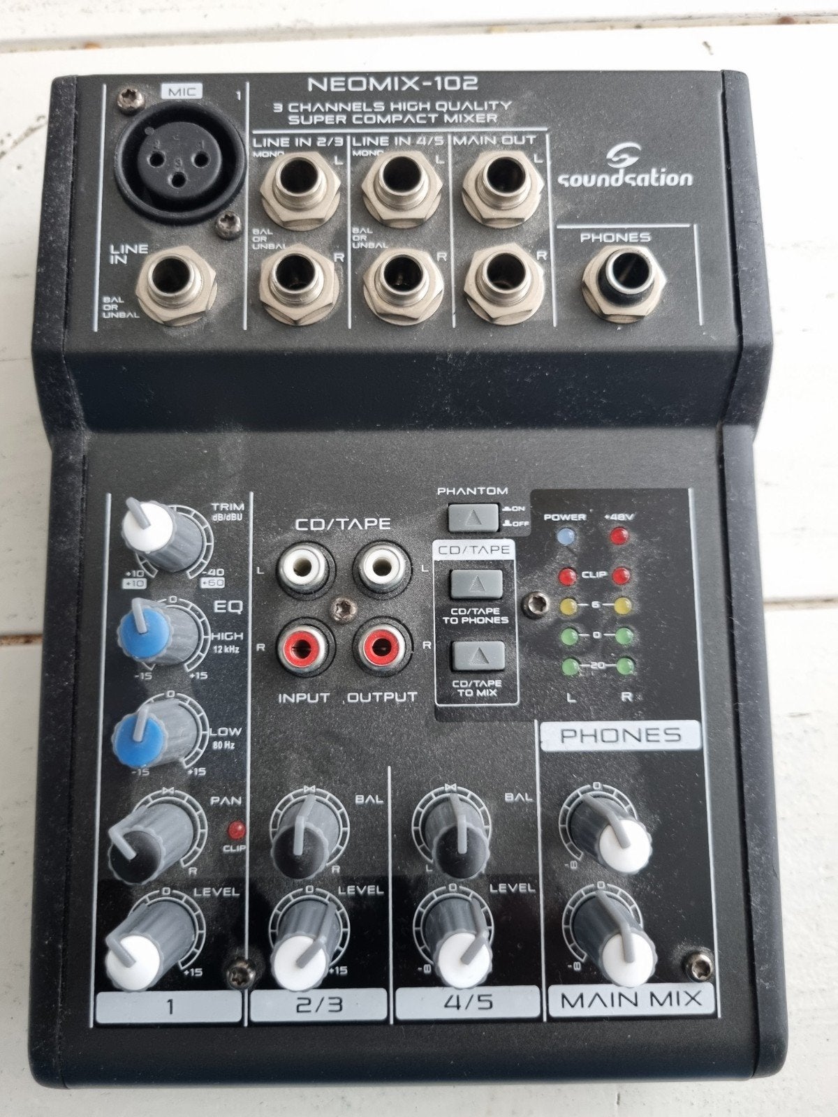 Mini mengpaneel  NEOMIX-102, Muziek en Instrumenten, Ophalen of Verzenden, Gebruikt, Minder dan 5 kanalen, Microfooningang