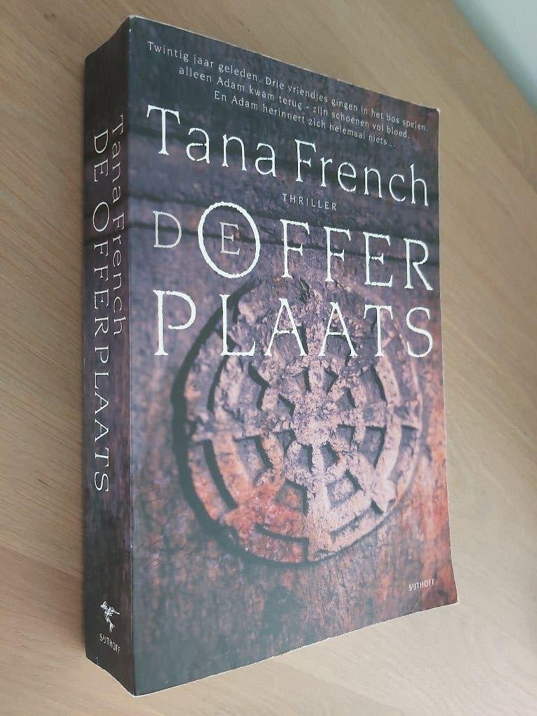 De Offerplaats - Tana French, Boeken, Ophalen of Verzenden, Gelezen, Tana French