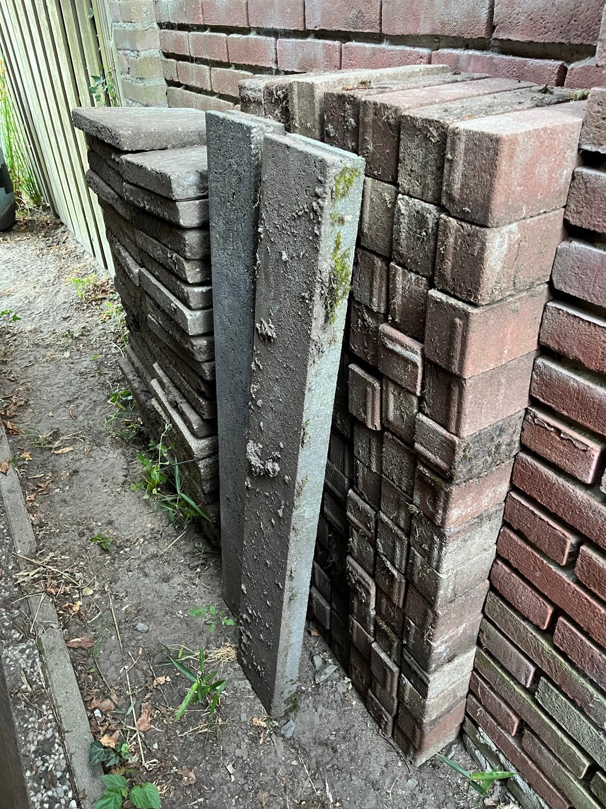 Gratis: Gebruikte terrastegels en klinkers, Tuin en Terras, Ophalen, Gebruikt, Klinkers, 10 m² of meer