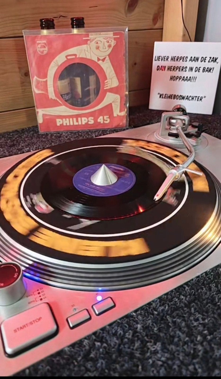 KIJK EVEN OM - BLACK AND WHITE, Cd's en Dvd's, Vinyl | Nederlandstalig, Ophalen of Verzenden, Gebruikt, 7 inch, Levenslied of Smartlap