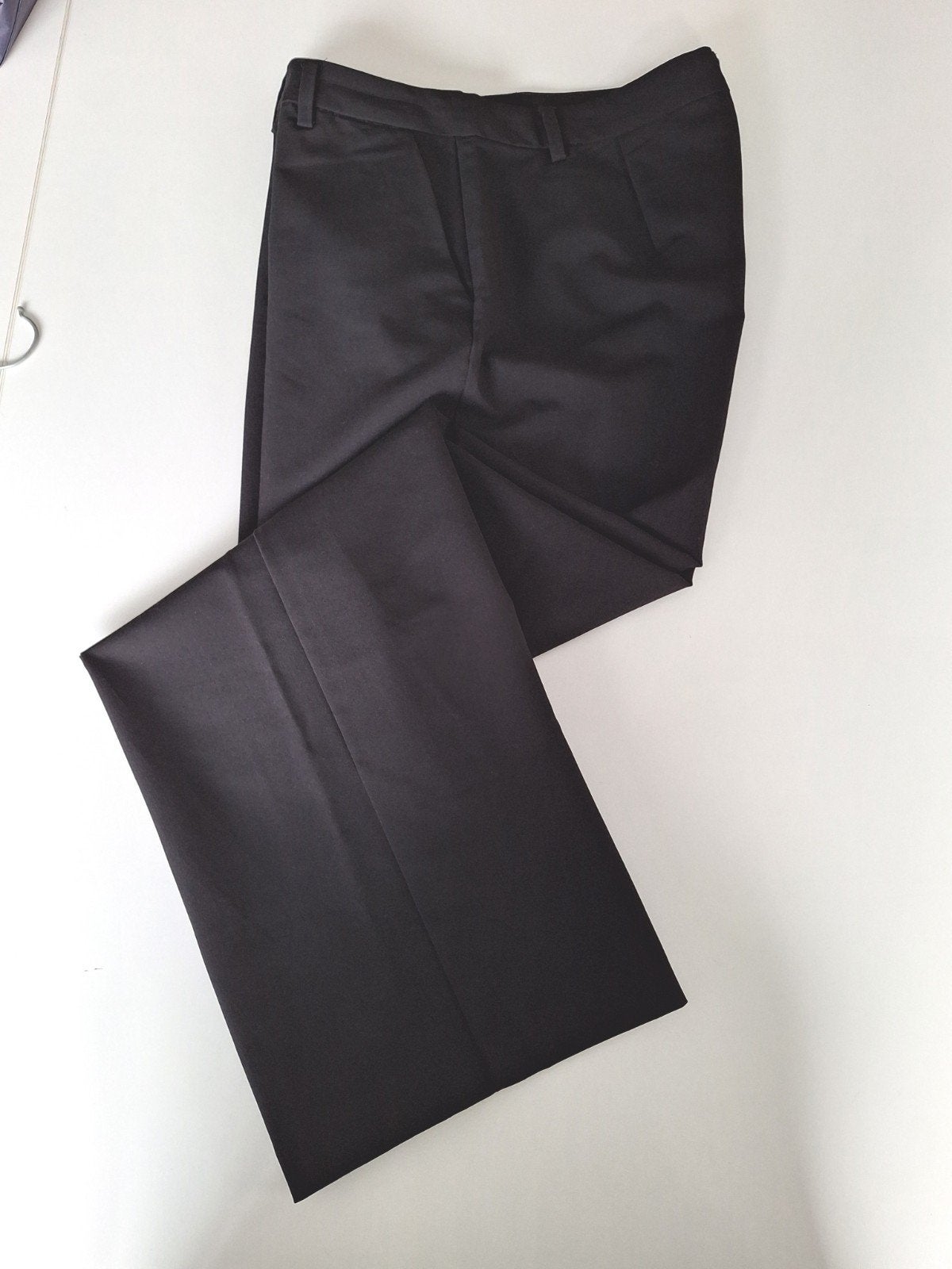 Zwarte broek met wijde pijpen Large, Zwart, Maat 42/44 (L), Ophalen of Verzenden, Zo goed als nieuw