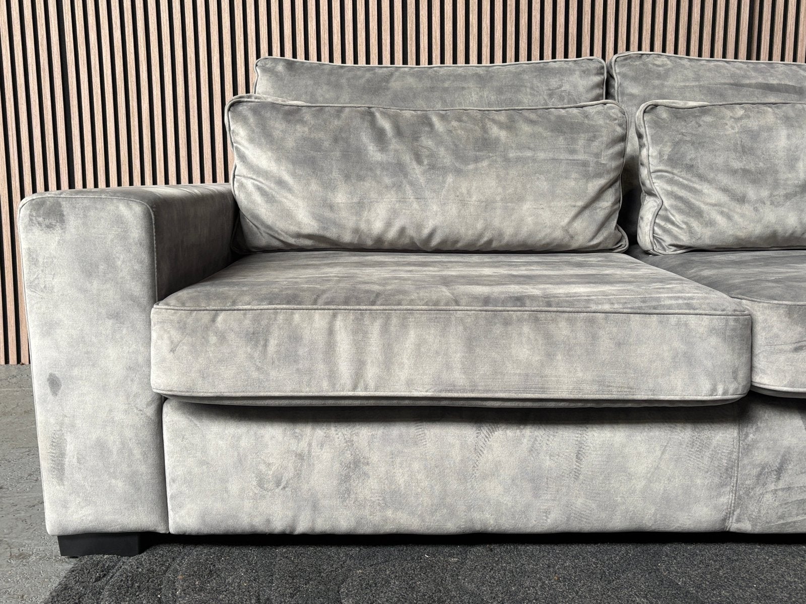 Foto 3 van GRATIS LEVERING Velvet Hoekbank Grijs 305x250 GEREINIGD